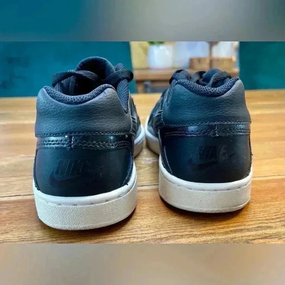 Nike Son of Force 2016 | Black & White | Women’s 8 - Picture 3 of 6